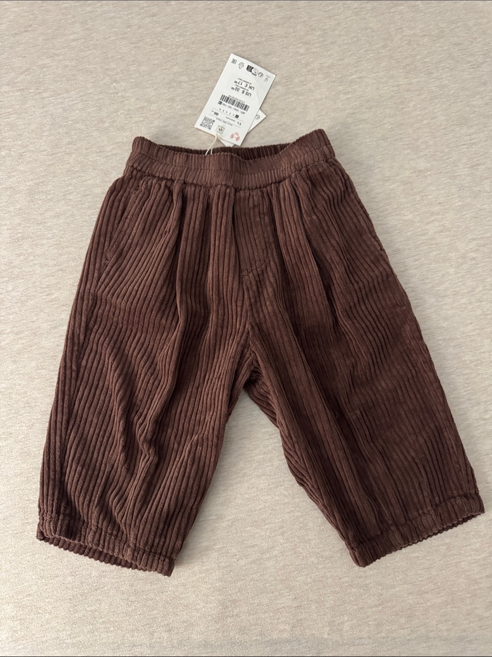Zara Unisex Outfit - Picture 2 of 3